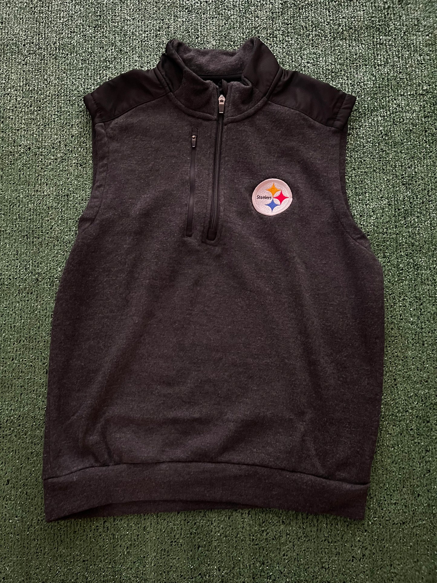 Antigua Gray Steelers Vest (Medium)