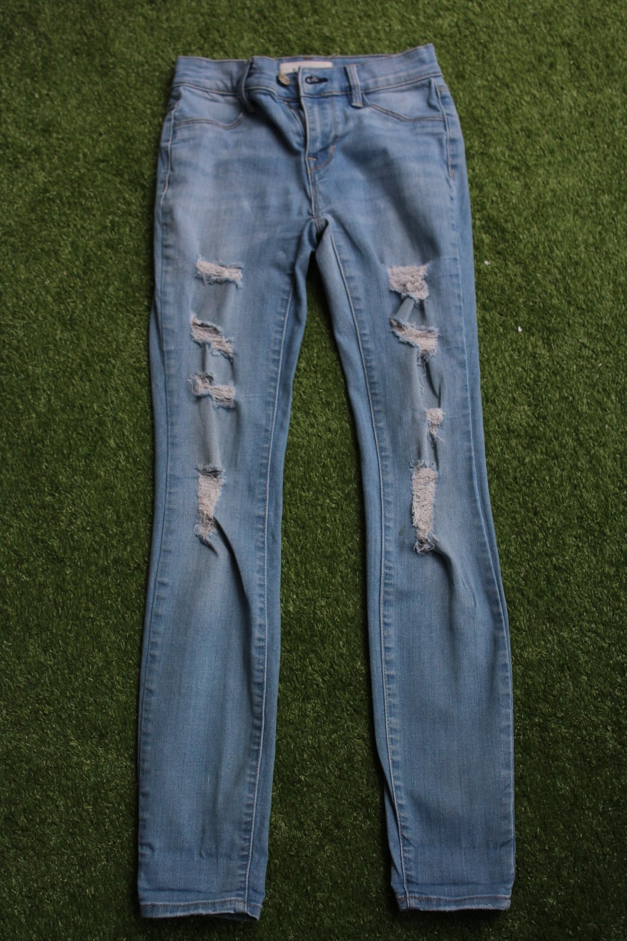 Pacsun Ripped Girls Blue Jeans (23)