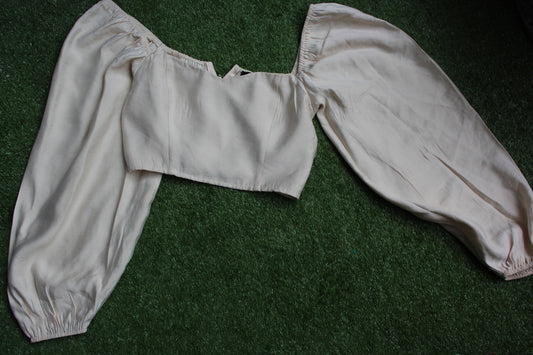 Cream off-the-shoulder. Forever 21. crop (Small)