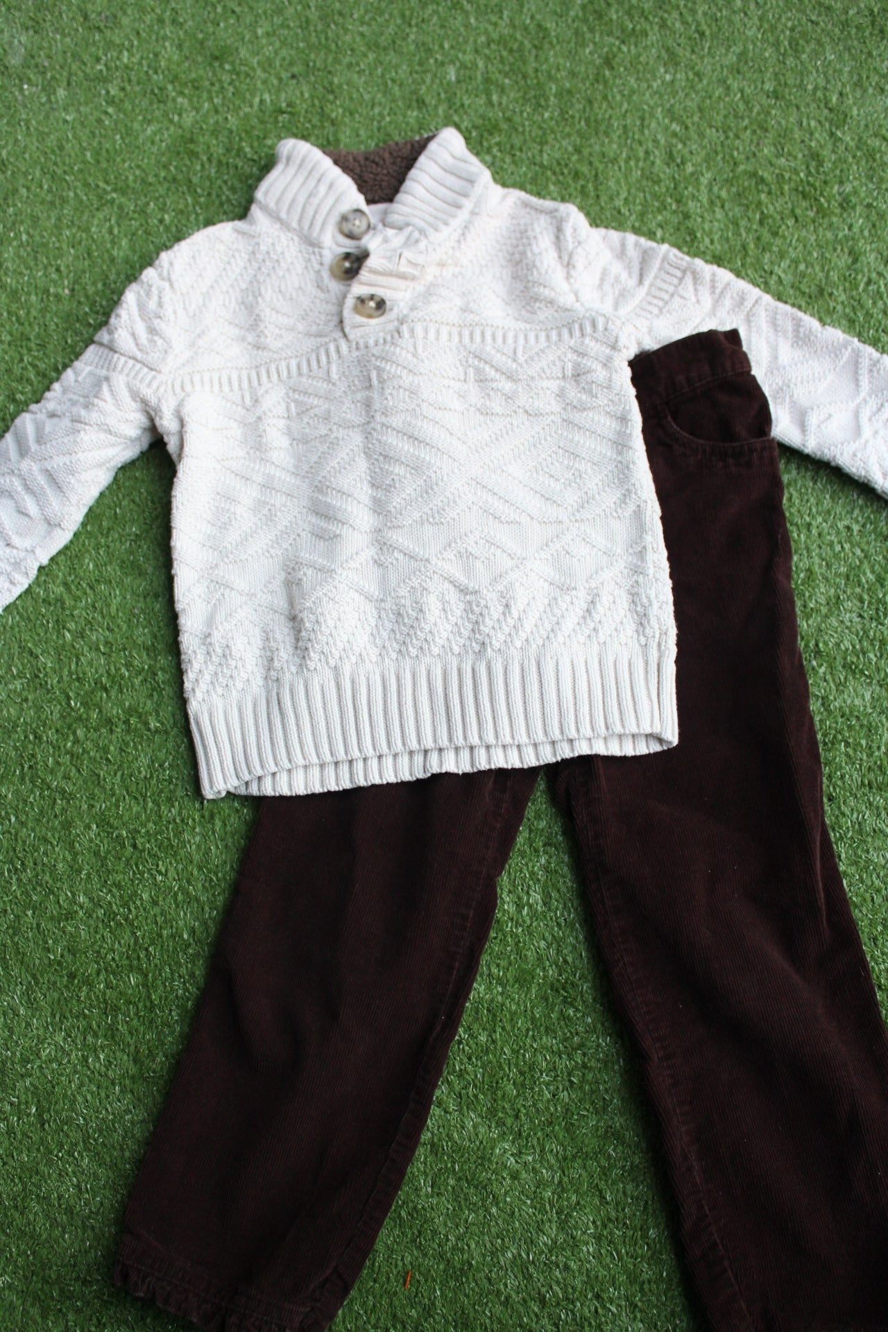 Cat and Jack cream sweater (3T)