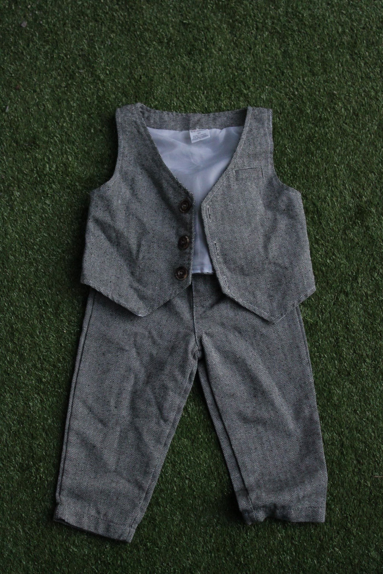 2 piece vest and pants set. A&J Designs (Size 90)