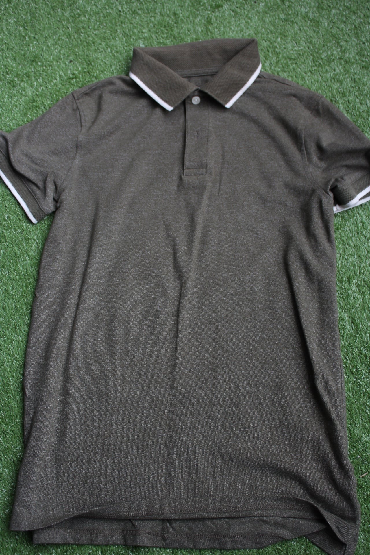 Olive green collared shirt (Small)
